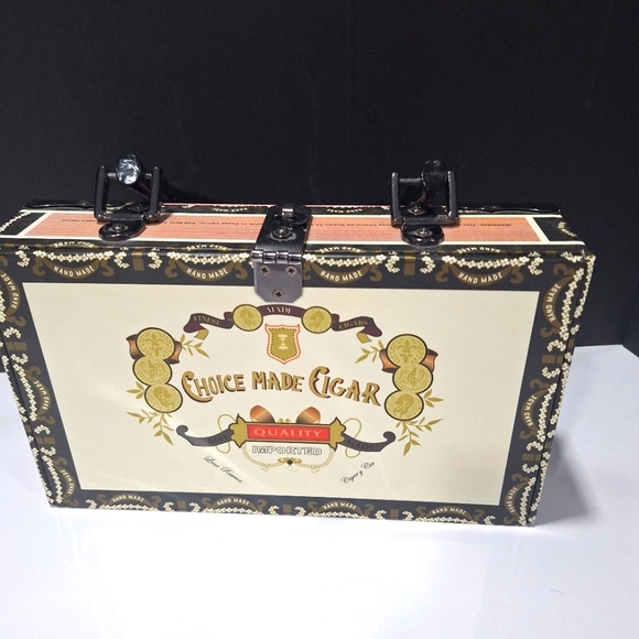 Cigar Box Handbag - Picture 7 of 13